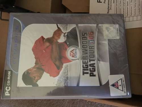 PC tour personal golf simulator with Tiger Woods PGA tour 06